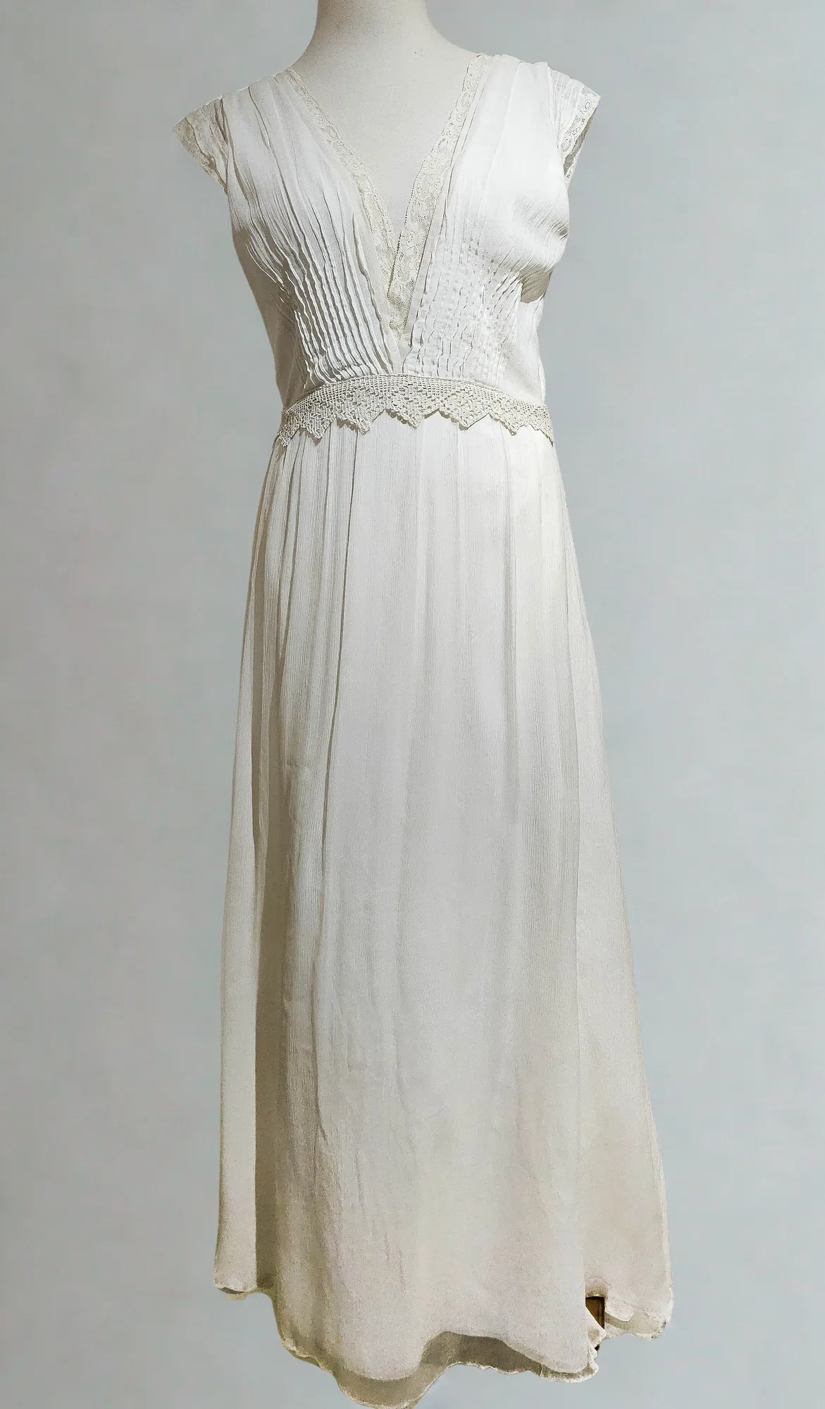 Vestido Alforzas antiguo